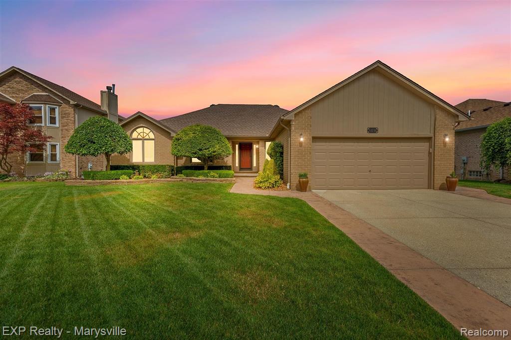 Heritage Ln, New Baltimore, MI 48047