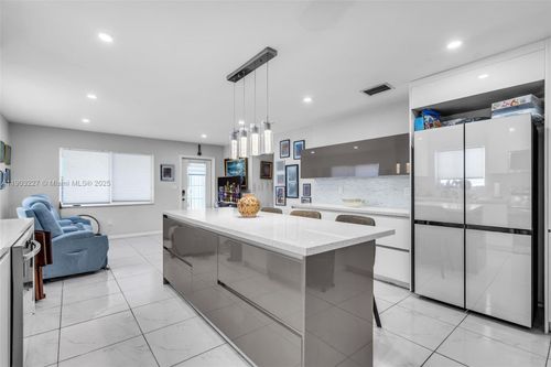 210 Nw 59th Ave, Miami, FL, 33126-4742 | Card Image