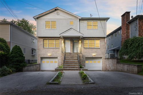 37-39 Clifford Pl, Harrison, NY, 10528-3154 | Card Image