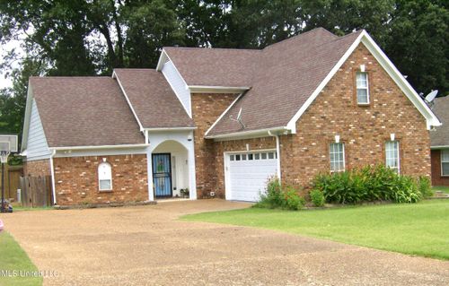 4335 Shiney Point Cv, Southaven, MS, 38672-6697 | Card Image