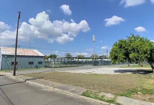 0 W Nazro St, Baytown, TX, 77520 | Card Image