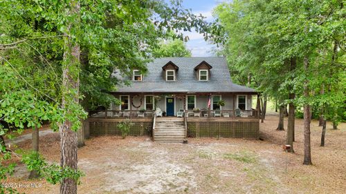 901 Riverview Dr, Burgaw, NC, 28425-8117 | Card Image