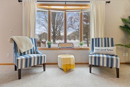 213 6th St, Kenyon, MN, 55946-1036 | Card Image