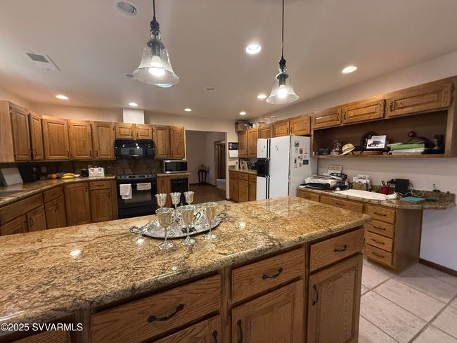 3742 E Lake Shore Dr, House other with 3 bedrooms, 3 bathrooms and null parking in Rimrock AZ | Image 13