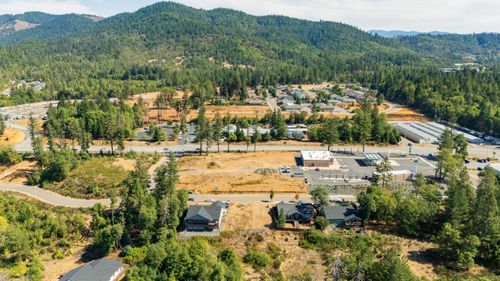 1262 Green Valley Dr, Cave Junction, OR, 97523-9070 | Card Image