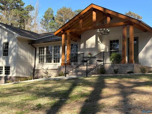 3715 Fall Bluff Dr Sw, Decatur, AL, 35603-4055 | Card Image