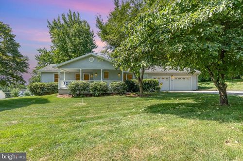 9 Treetop Trl, FAIRFIELD, PA, 17320-8237 | Card Image