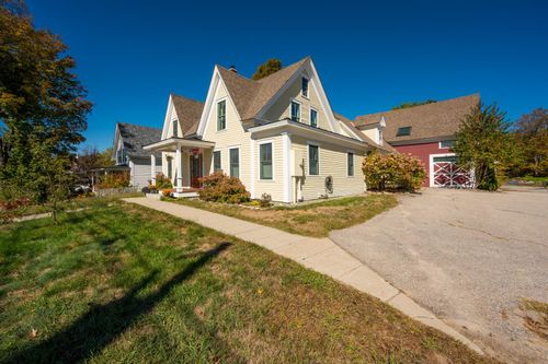 114 E Main St, Bradford, NH, 03221-3506 | Card Image