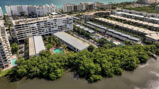 APT-403 - 3589 S Ocean Blvd, Condo with 2 bedrooms, 2 bathrooms and null parking in Palm Beach FL | Image 32