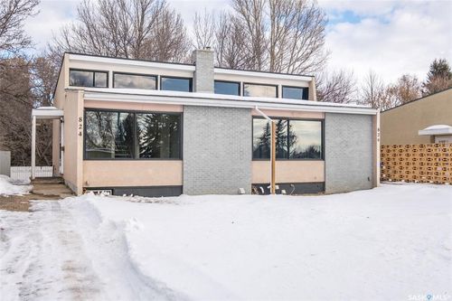 824-826 28th Street E, Prince Albert, SK, S6V1Y1 | Card Image