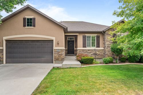 11173 Village Grove Ln, South Jordan, UT, 84095-8748 | Card Image
