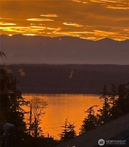 4611 76th St Sw, Mukilteo, WA, 98275-2740 | Card Image
