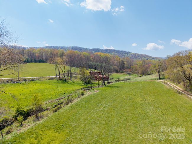 435 Upper Glady Fork Rd, House other with 2 bedrooms, 2 bathrooms and null parking in Candler NC | Image 24