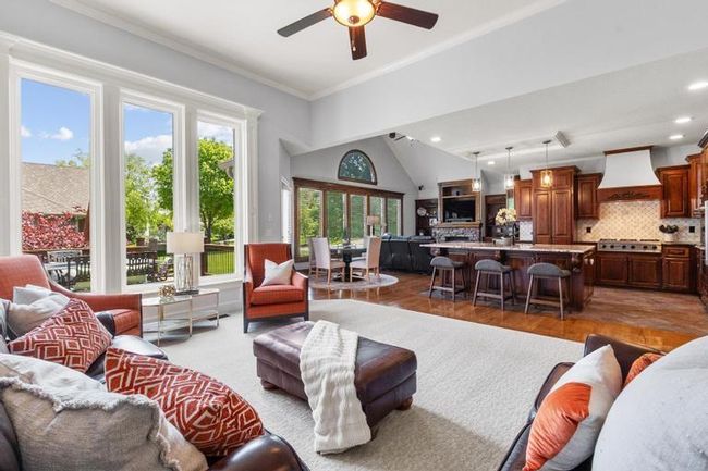 8127 Lone Elm Rd, House other with 5 bedrooms, 5 bathrooms and null parking in Lenexa KS | Image 5