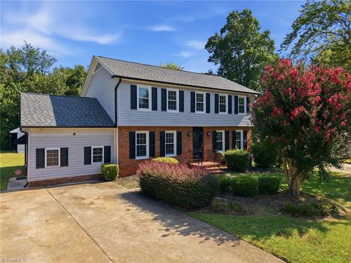 105 Peach Orchard Dr, Greensboro, NC, 27455-1429 | Card Image