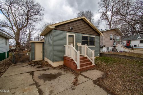 410 22nd Street, Bismarck, ND, 58501 | Card Image