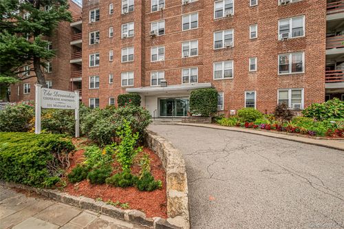 4d-1111 Midland Ave, Yonkers, NY, 10708-6328 | Card Image