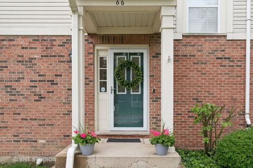 66 N Palazzo Dr, Addison, IL, 60101-3264 | Card Image