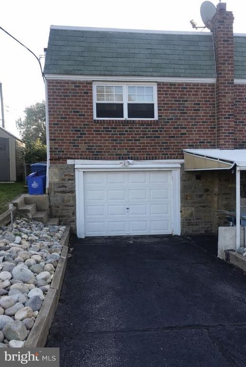 9215 Crispin St, PHILADELPHIA, PA, 19114-2803 | Card Image