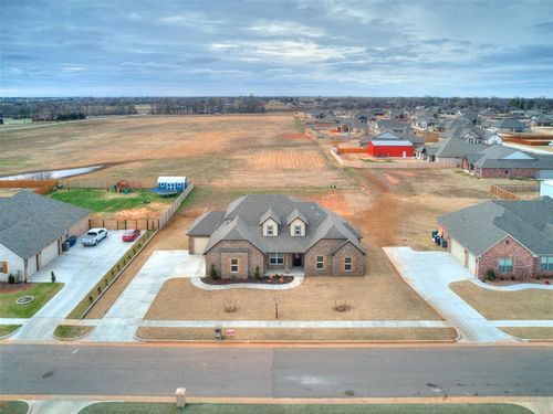 2817 Bens Cir, Yukon, OK, 73099-1149 | Card Image