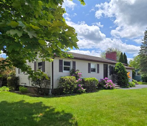 9 Mariette Dr, Portsmouth, NH, 03801-6011 | Card Image