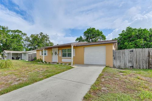 9746 Lake Chrise Ln, PORT RICHEY, FL, 34668-4021 | Card Image