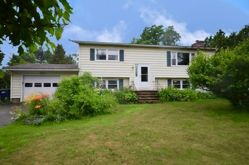 46 Bonanza Park, Colchester, VT, 05446-6777 | Card Image