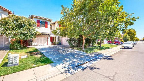 10169 Brenna Way, Elk Grove, CA, 95757-5957 | Card Image