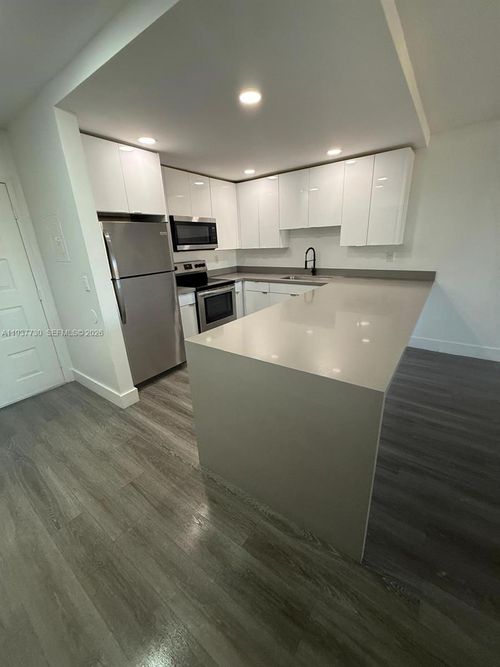 apt-526-6960 Nw 186th St, Hialeah, FL, 33015-3210 | Card Image