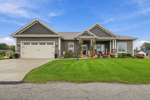 W208N16296 Renee Way, Jackson, WI, 53037-9470 | Card Image