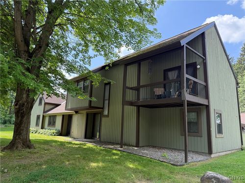 646 Idlewood Ct, Baldwinsville, NY, 13027-3039 | Card Image