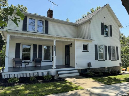 300 S Henderson St, Toulon, IL, 61483-5160 | Card Image