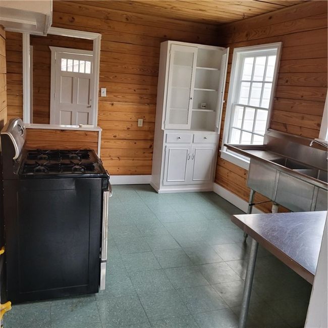 222 W Heard St, House other with 2 bedrooms, 2 bathrooms and null parking in Refugio TX | Image 7