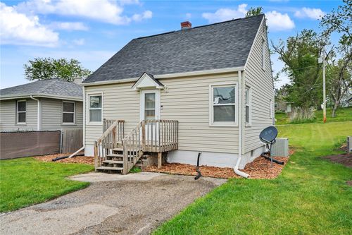 1216 22nd Avenue Sw, Cedar Rapids, IA, 52404 | Card Image
