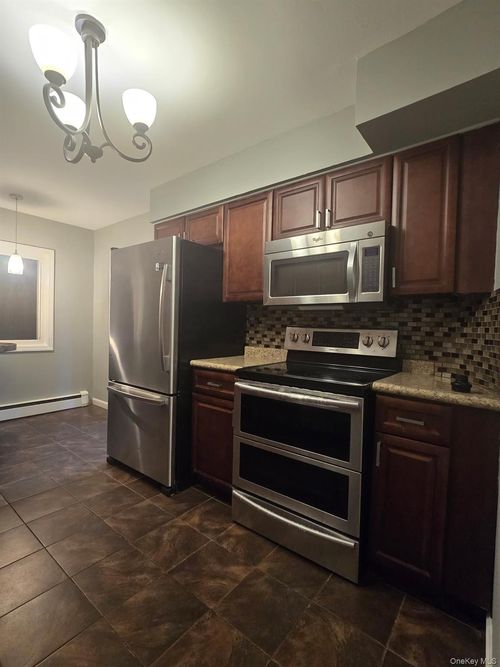 3666 Illona Ln, Oceanside, NY, 11572-5902 | Card Image