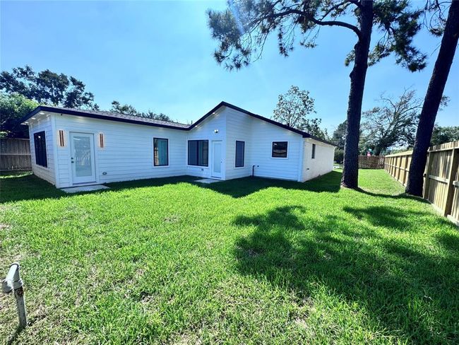 801 Woodard St, House other with 3 bedrooms, 2 bathrooms and null parking in Houston TX | Image 9