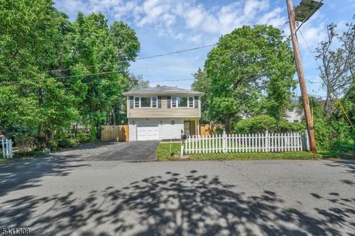 5 Davis Ave, Somerset, NJ, 08873-3612 | Card Image