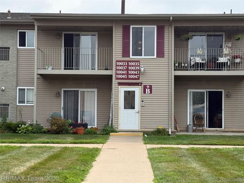 10041 Allen Pointe Dr, Allen Park, MI, 48101-1497 | Card Image
