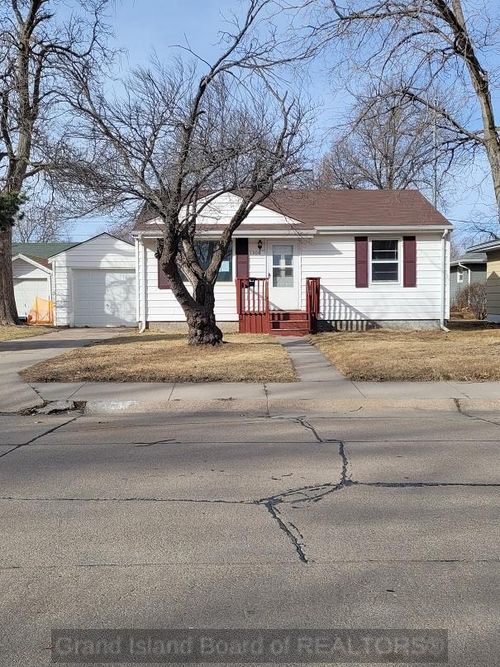 1308 Park Ave, Grand Island, NE, 68803-3043 | Card Image