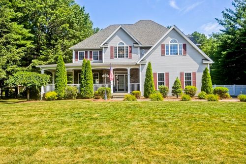 11 Lexington Cir, Southwick, MA, 01077-9811 | Card Image