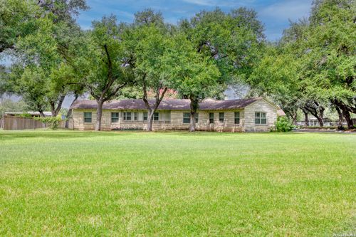 929 Black St, Uvalde, TX, 78801-4228 | Card Image