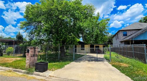 2206 W Corpus Christi Dr, Weslaco, TX, 78599-3951 | Card Image