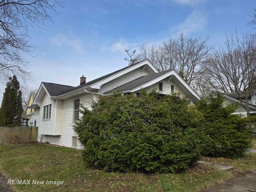 2403 N Bond Street, Saginaw, MI, 48602 | Card Image