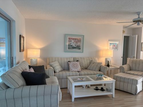 apt-200-27 Colonial Club Dr, Boynton Beach, FL, 33435-8321 | Card Image