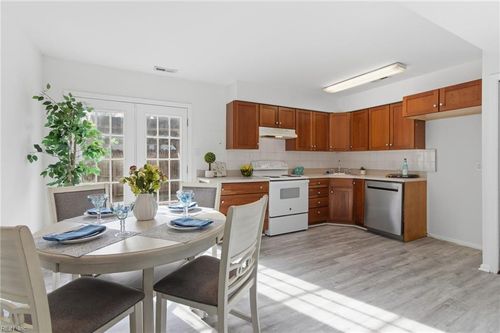 1043 Coastaway Dr, Virginia Beach, VA, 23451-5120 | Card Image