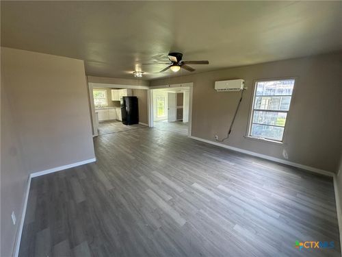 1903 Glendale St, Victoria, TX, 77901-7219 | Card Image