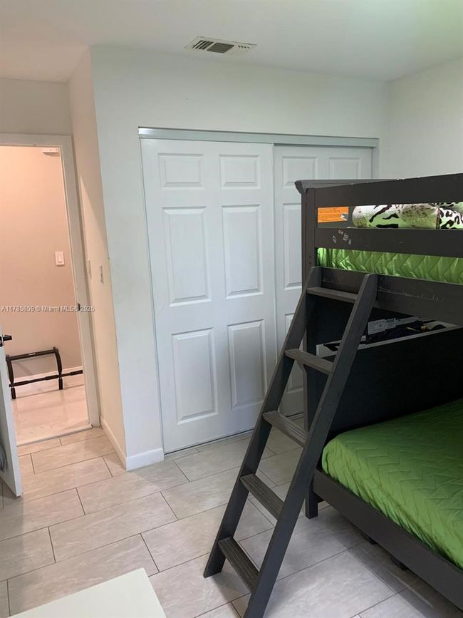 8271 - 8271 Sw 39 Th Ct, House other with 3 bedrooms, 2 bathrooms and null parking in Davie FL | Image 24