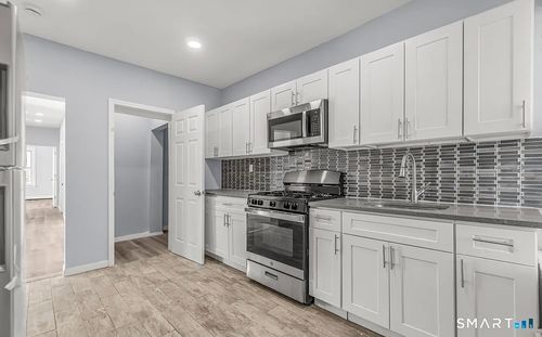 3r-1220 Pembroke St, Bridgeport, CT, 06608-1741 | Card Image