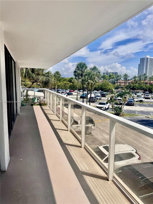 apt-229-3731 N Country Club Dr, Aventura, FL, 33180-1741 | Card Image