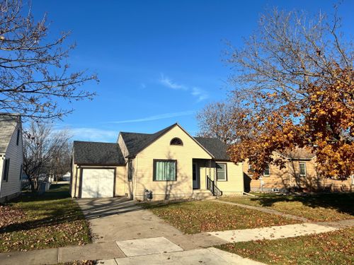 1915 1st Avenue Ne, Austin, MN, 55912 | Card Image